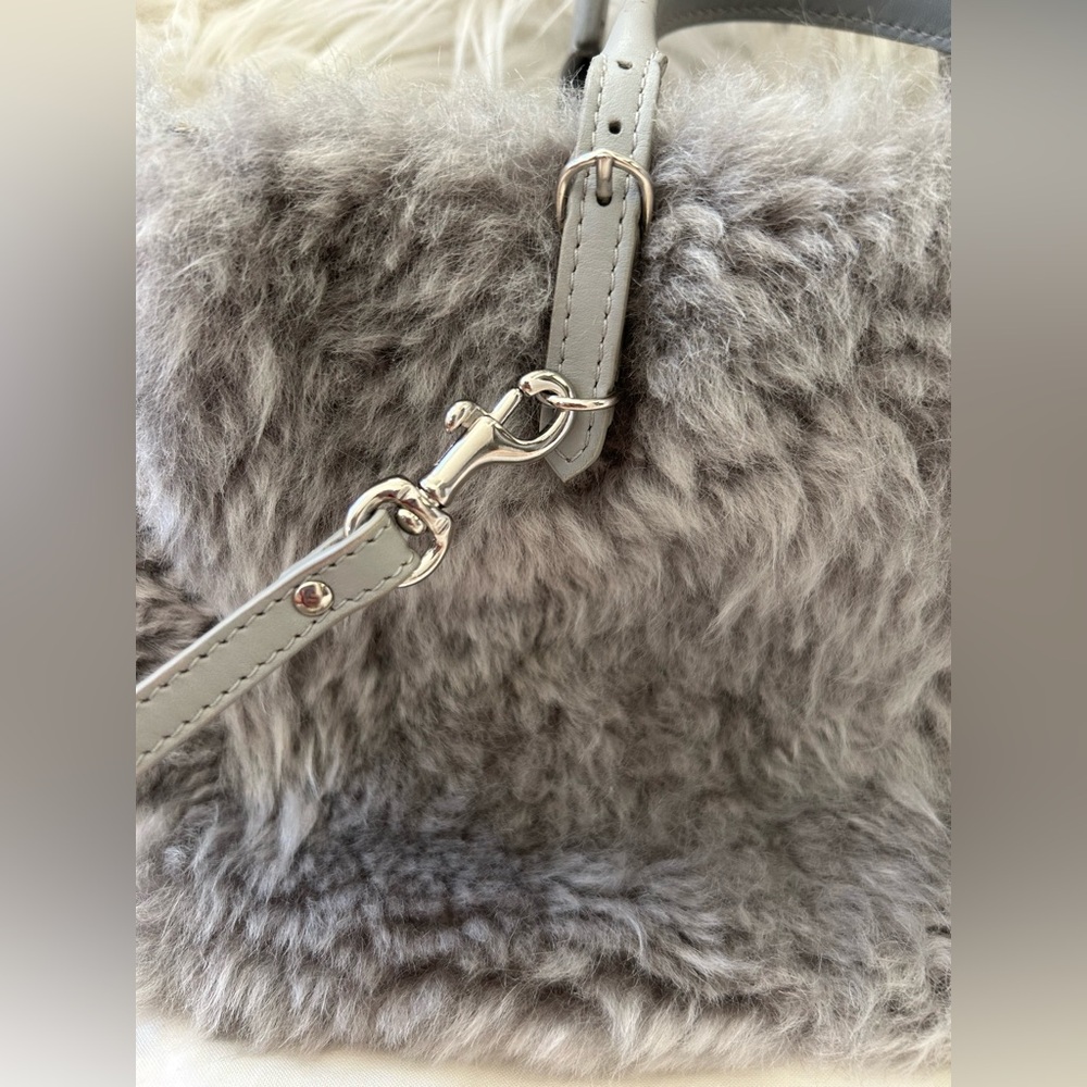 Balenciaga Papier in Mouton & Leather
With dust bag, original strap crossbody - Picture 6 of 16